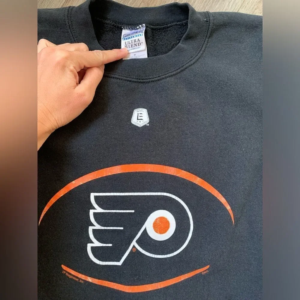 VTG Philadelphia Flyers Hockey Sweatshirt Crewneck Pullover Black Orange S M - Picture 3 of 7